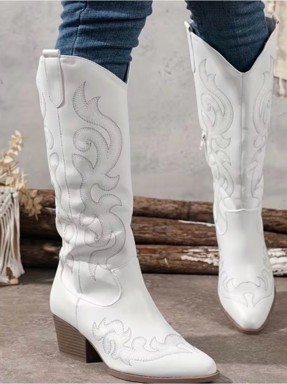 Women's White Western Cowboy Boots with Embroidered Detail - Picture 8 of 9